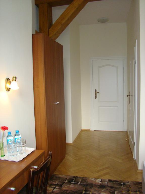 Royal Route 29 Comfort Rooms Krakow Exterior photo