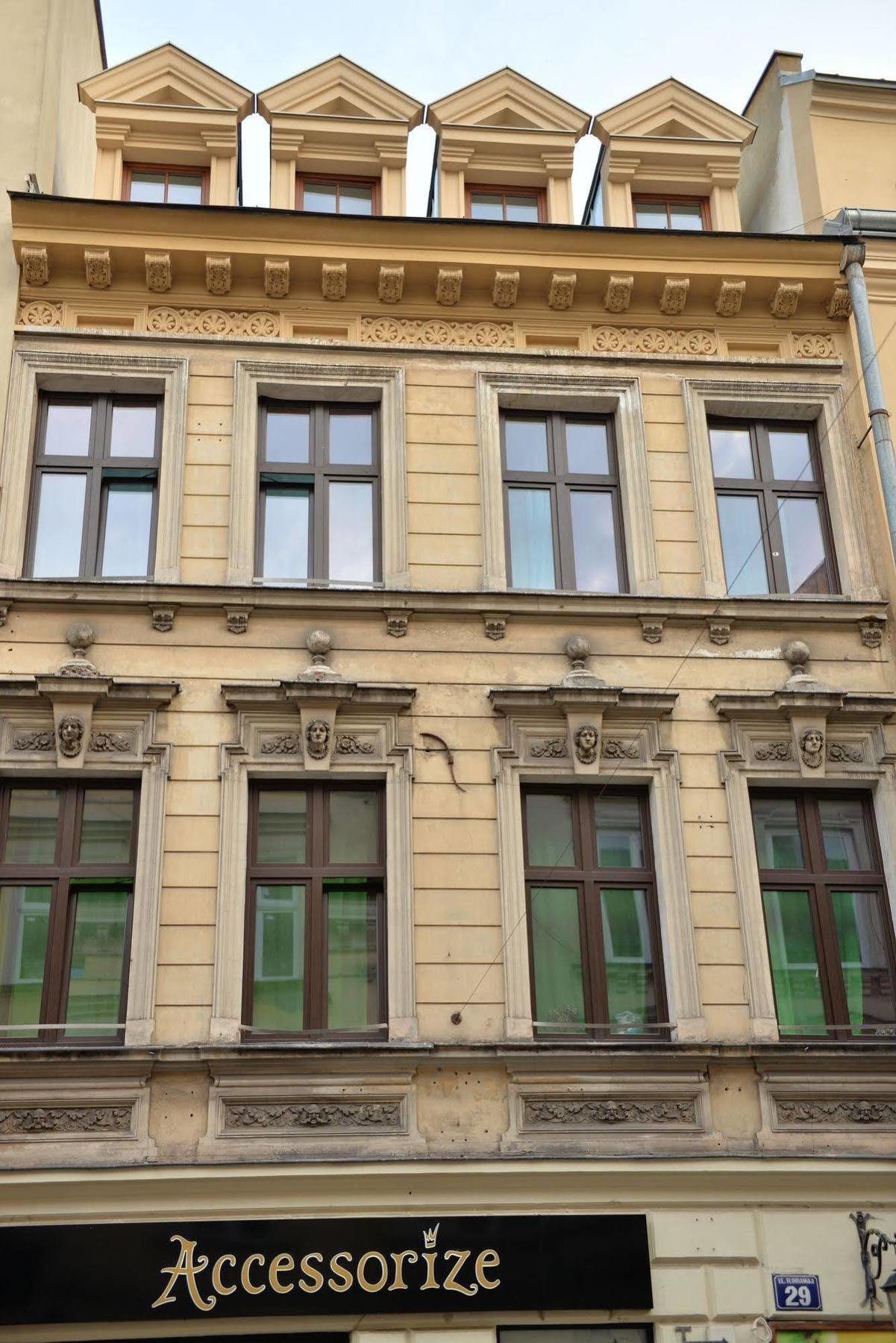 Royal Route 29 Comfort Rooms Krakow Exterior photo