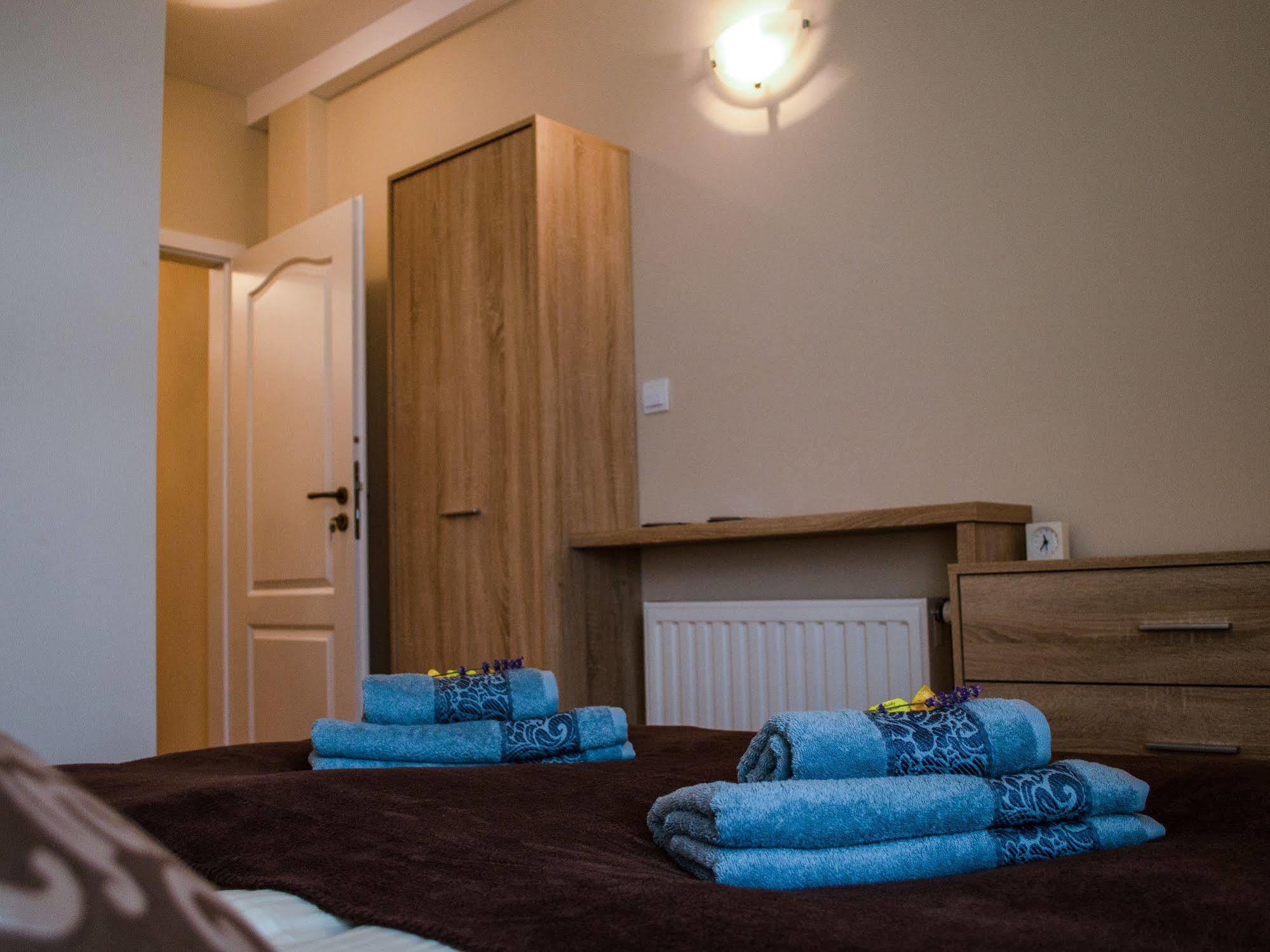 Royal Route 29 Comfort Rooms Krakow Exterior photo